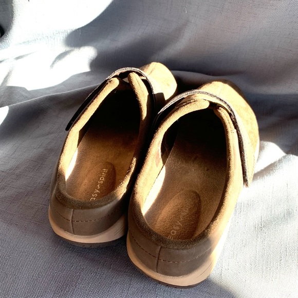 Easy spirit taupe mule size 8 - Picture 3 of 4